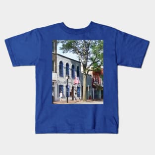 Alexandria VA - Street With American Flag Kids T-Shirt